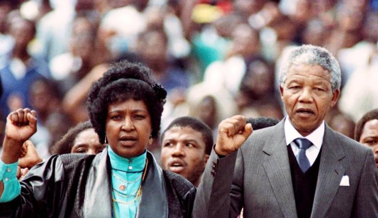 Winnie Madikizela-Mandela (L) and her then-husband Nelson Mandela on February 13, 1990, at a rally attended by more than 100,000 people to celebrate Mandela's release from jail. (AP)