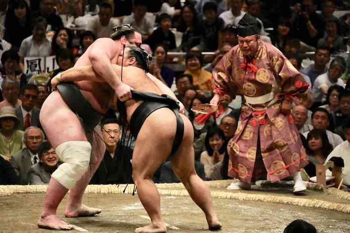 What are the Basic Rules of Sumo Wrestling?